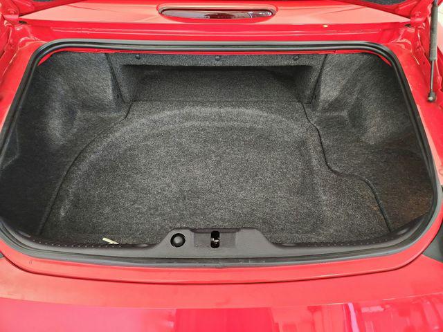 2005 Ford Thunderbird Base