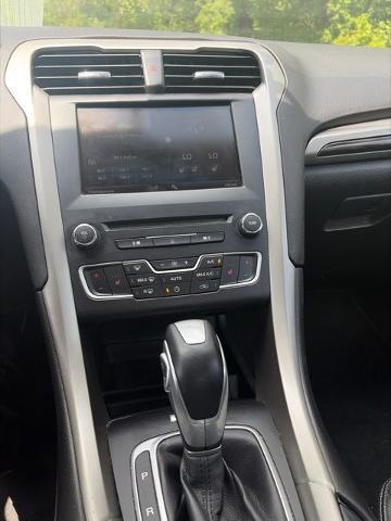 2016 Ford Fusion SE