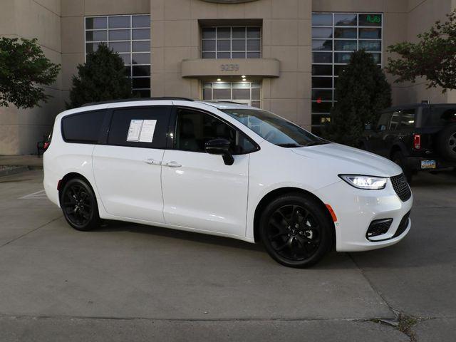 2024 Chrysler Pacifica Touring L for sale in Overland Park, KS