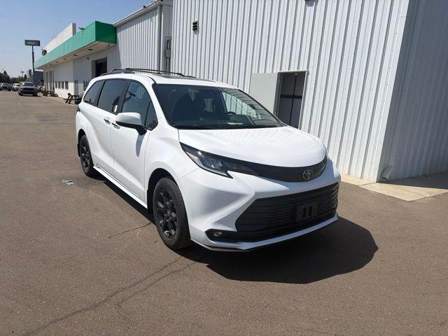 2026 Toyota Sienna Woodland Edition for sale in Selma, CA