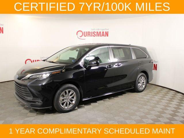 2025 Toyota Sienna LE