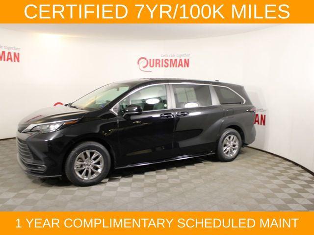 2025 Toyota Sienna LE