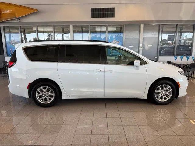 2022 Chrysler Pacifica Touring L
