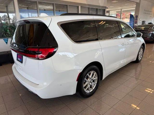 2022 Chrysler Pacifica Touring L