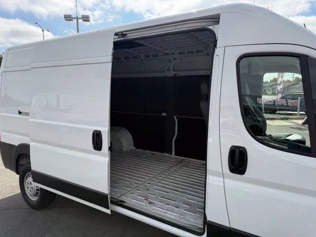 2025 Ram ProMaster 2500 Cargo Van Tradesman High Roof 159 WB w/Pass Seat