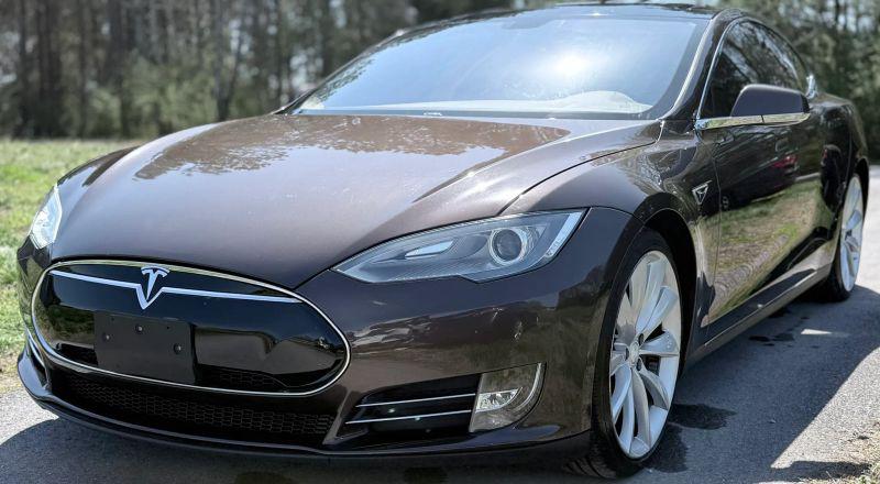 2013 Tesla Model S Performance