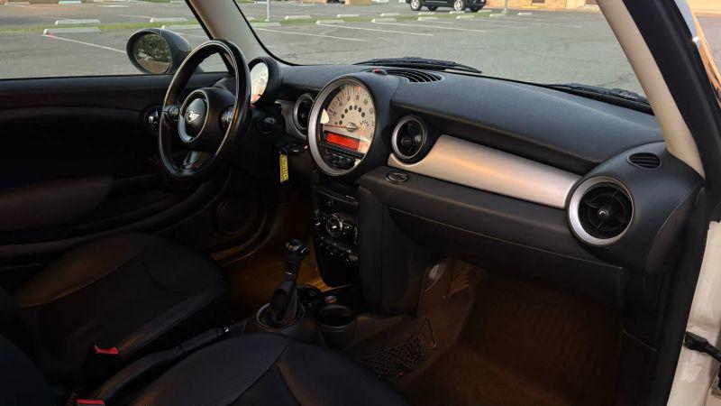 2011 MINI Cooper Cooper