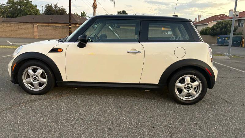 2011 MINI Cooper Cooper