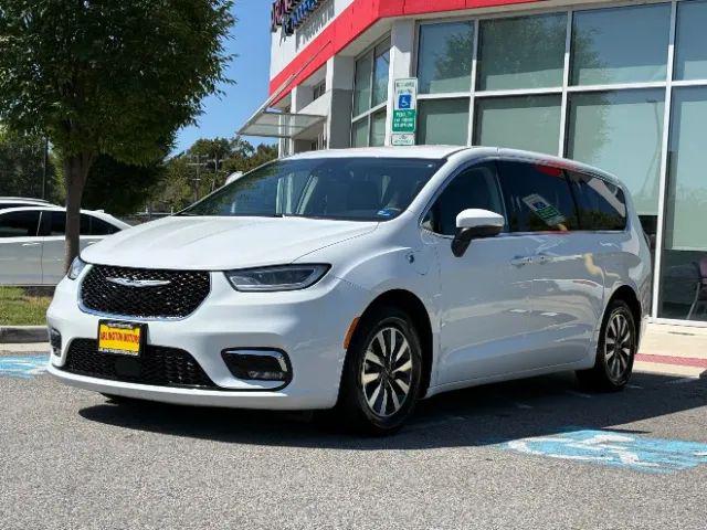 2023 Chrysler Pacifica Hybrid Touring L for sale in Falls Church, VA