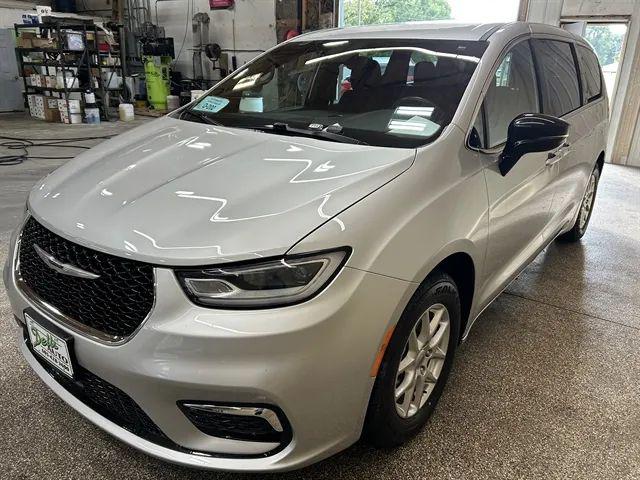 2024 Chrysler Pacifica Touring