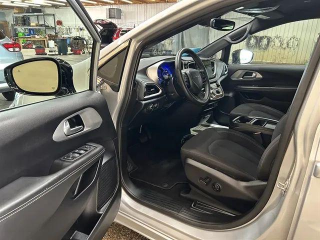 2024 Chrysler Pacifica Touring