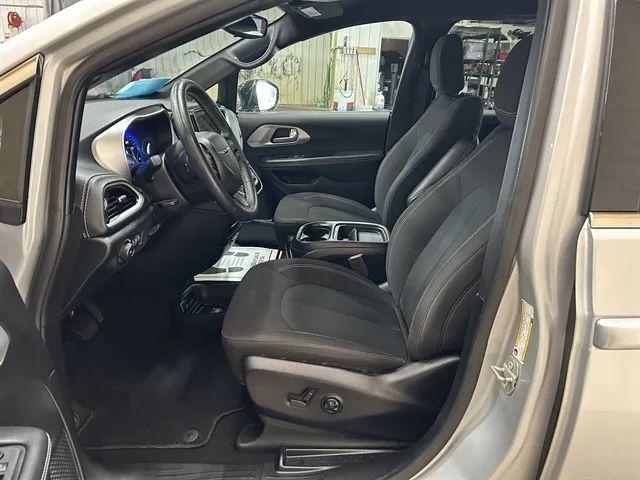 2024 Chrysler Pacifica Touring