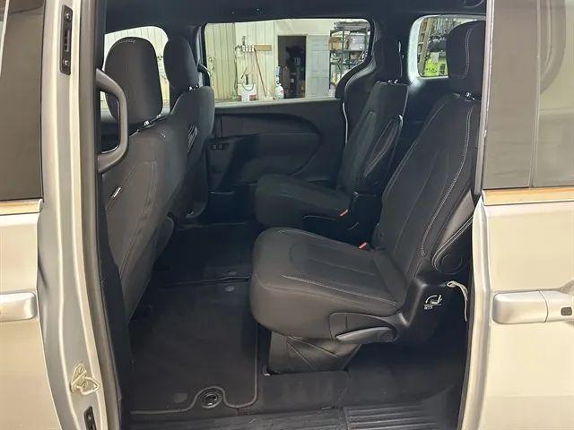 2024 Chrysler Pacifica Touring