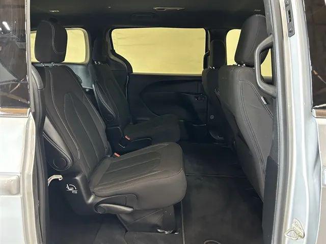 2024 Chrysler Pacifica Touring