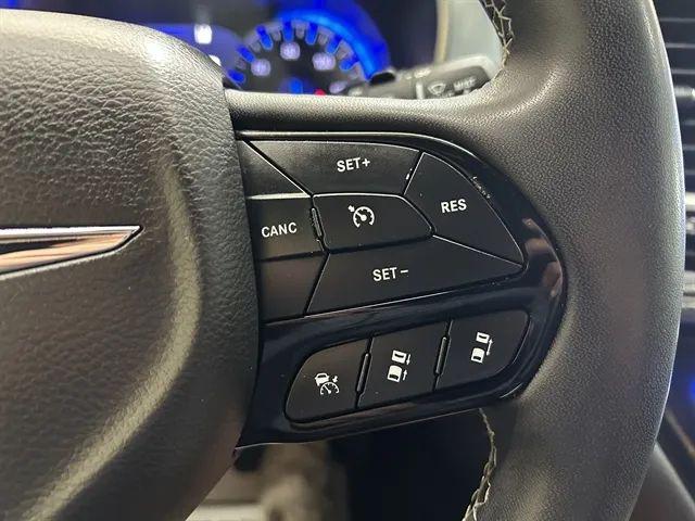 2024 Chrysler Pacifica Touring