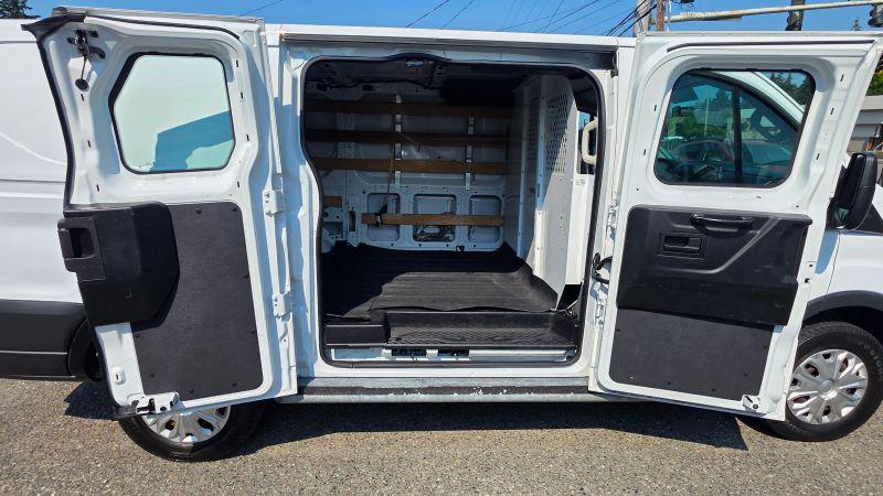 2015 Ford Transit w/60/40 Side Door w/RWB