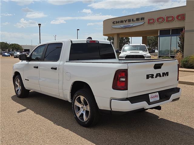 2026 RAM Ram 1500 RAM 1500 EXPRESS CREW CAB 4X2 57 BOX
