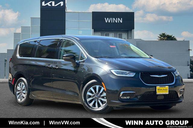2023 Chrysler Pacifica Hybrid Touring L for sale in Newark, CA