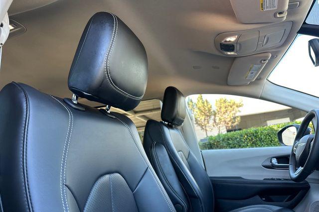 2023 Chrysler Pacifica Hybrid Touring L