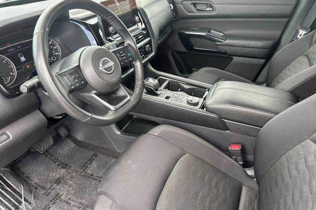 2025 Nissan Pathfinder SV 4WD