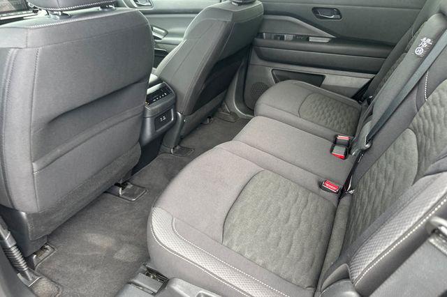 2025 Nissan Pathfinder SV 4WD