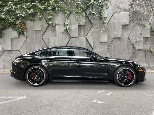 2023 Porsche Panamera GTS