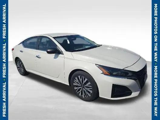 2024 Nissan Altima SV FWD for sale in Davenport, IA