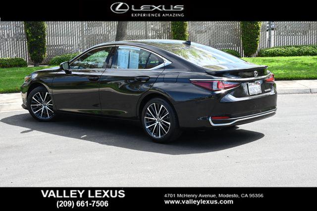 2025 Lexus ES 300h 300h