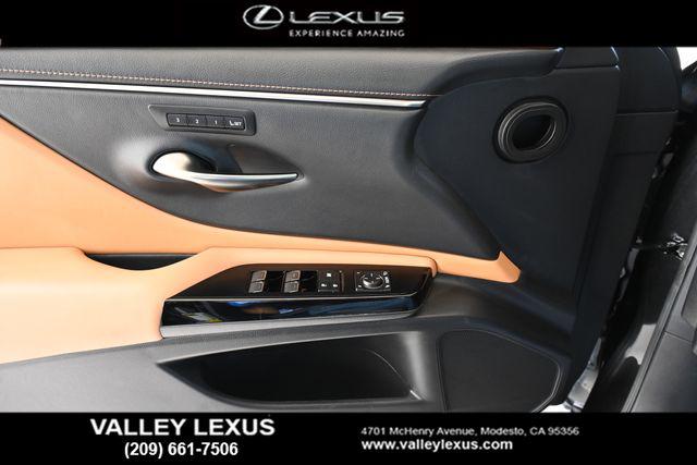 2025 Lexus ES 300h 300h