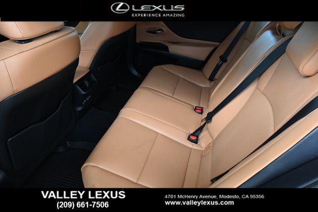 2025 Lexus ES 300h 300h