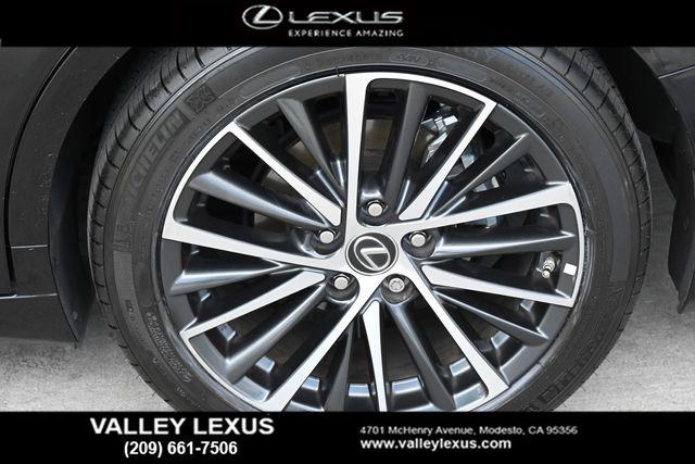 2025 Lexus ES 300h 300h