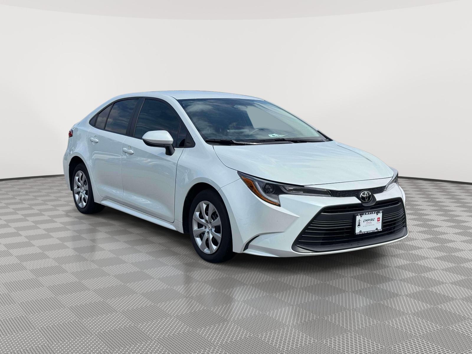 White (Wind Chill Pearl) 2025 Toyota Corolla Sedan Front-Wheel Drive Automatic