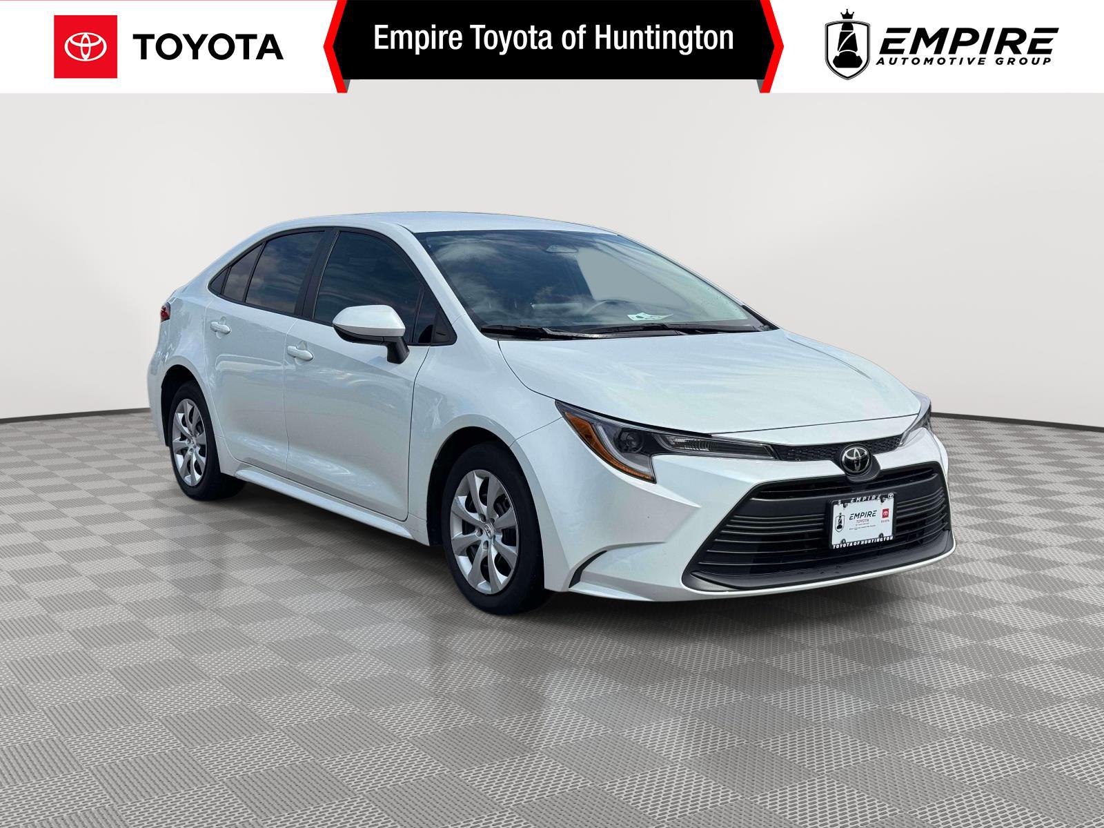 White (Wind Chill Pearl) 2025 Toyota Corolla Sedan Front-Wheel Drive Automatic