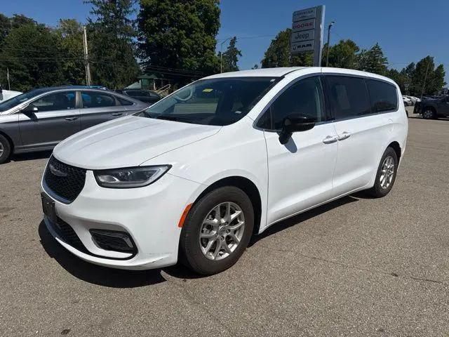2024 Chrysler Pacifica Touring L for sale in Waverly, OH