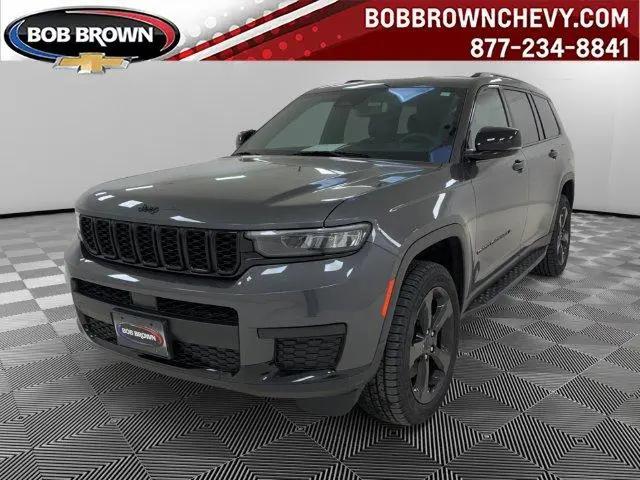2023 Jeep Grand Cherokee L Altitude 4x4 for sale in Urbandale, IA