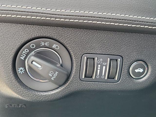 2023 Chrysler 300 300C