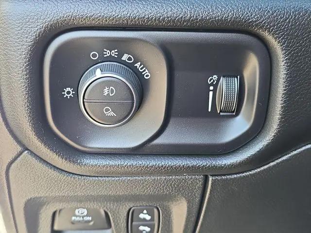 2023 Ram 1500 Big Horn Crew Cab 4x4 57 Box