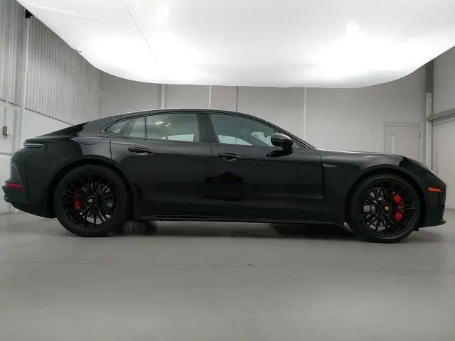 2026 Porsche Panamera GTS