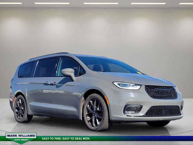 2021 Chrysler Pacifica Touring for sale near Cincinnati, OH