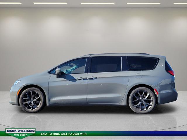 2021 Chrysler Pacifica Touring