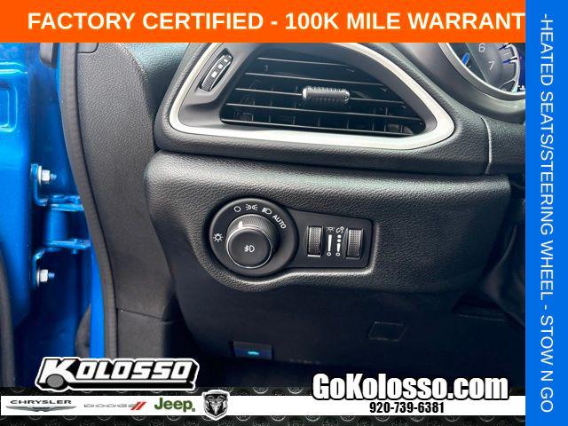 2026 Chrysler Pacifica Select