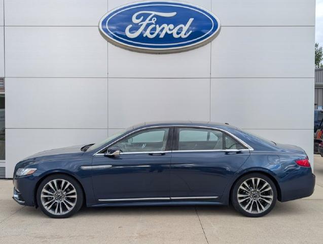 2017 Lincoln Continental Select