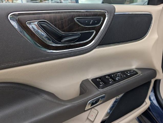 2017 Lincoln Continental Select