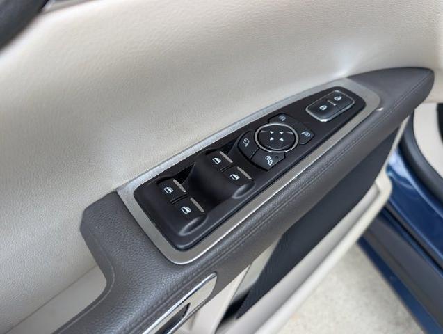 2017 Lincoln Continental Select