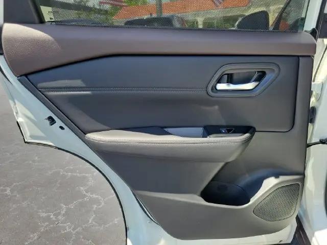 2023 Nissan Rogue SL FWD