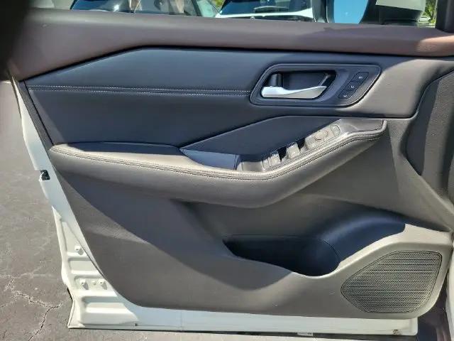 2023 Nissan Rogue SL FWD