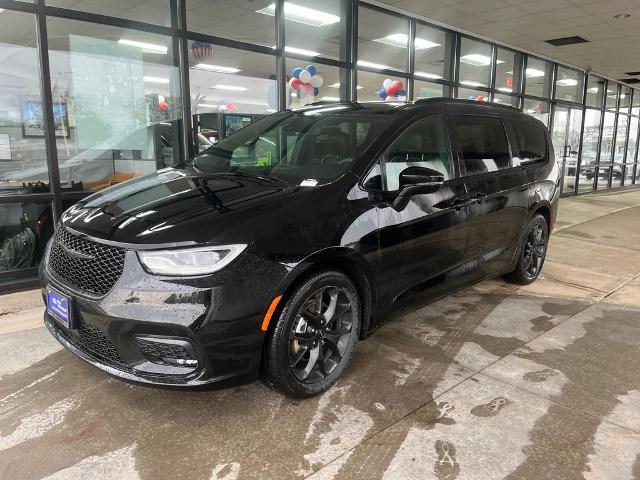 2025 Chrysler Pacifica Limited for sale in WILLOWBROOK, IL