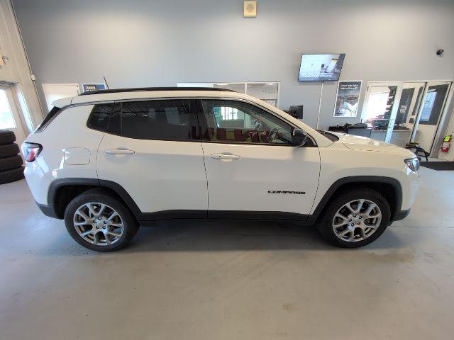 2022 Jeep Compass Latitude Lux 4x4