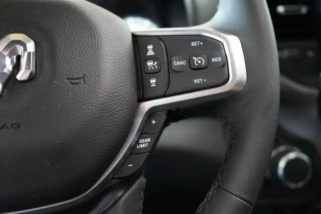 2025 Ram 1500 Big Horn Crew Cab 4x4 57 Box