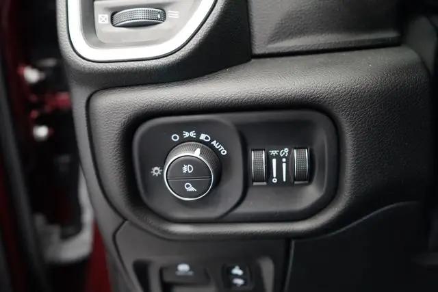 2025 Ram 1500 Big Horn Crew Cab 4x4 57 Box